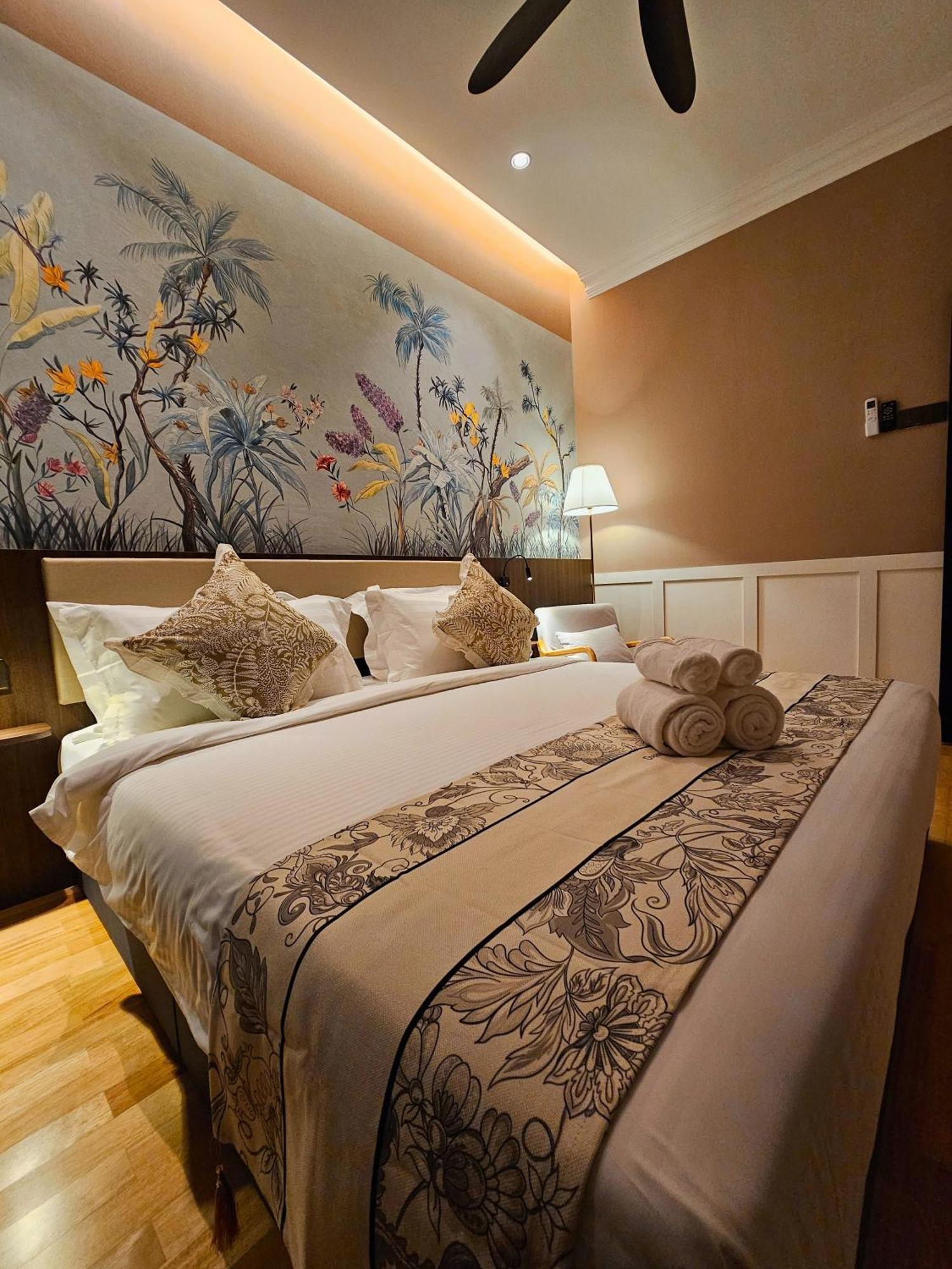 The Palm Suite At Lava Mansion George Town Exterior photo