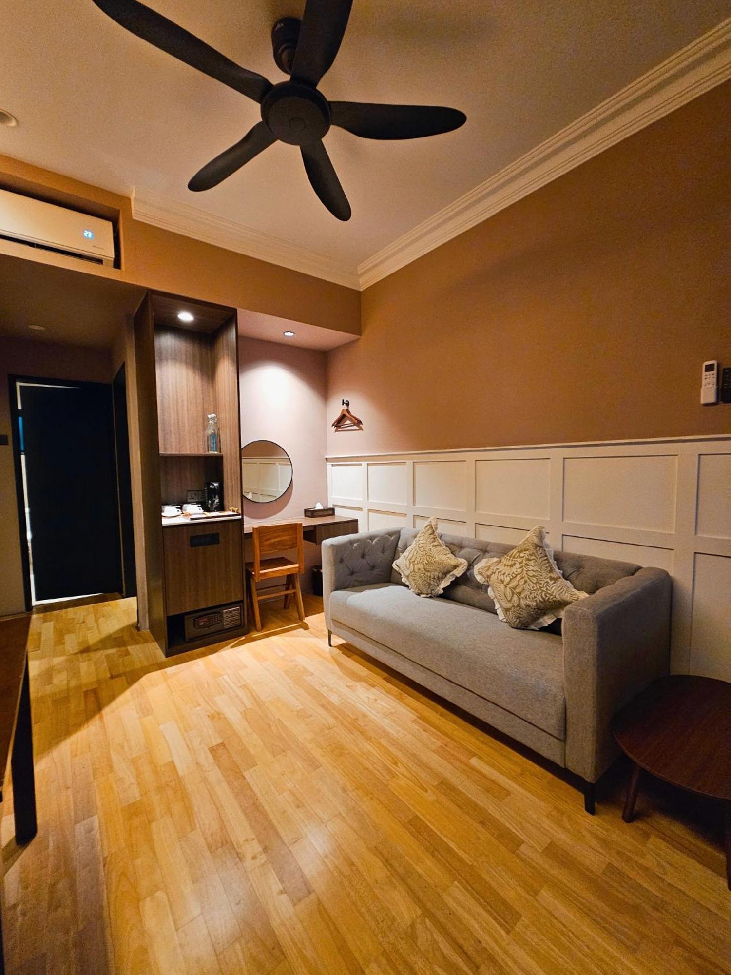 The Palm Suite At Lava Mansion George Town Exterior photo