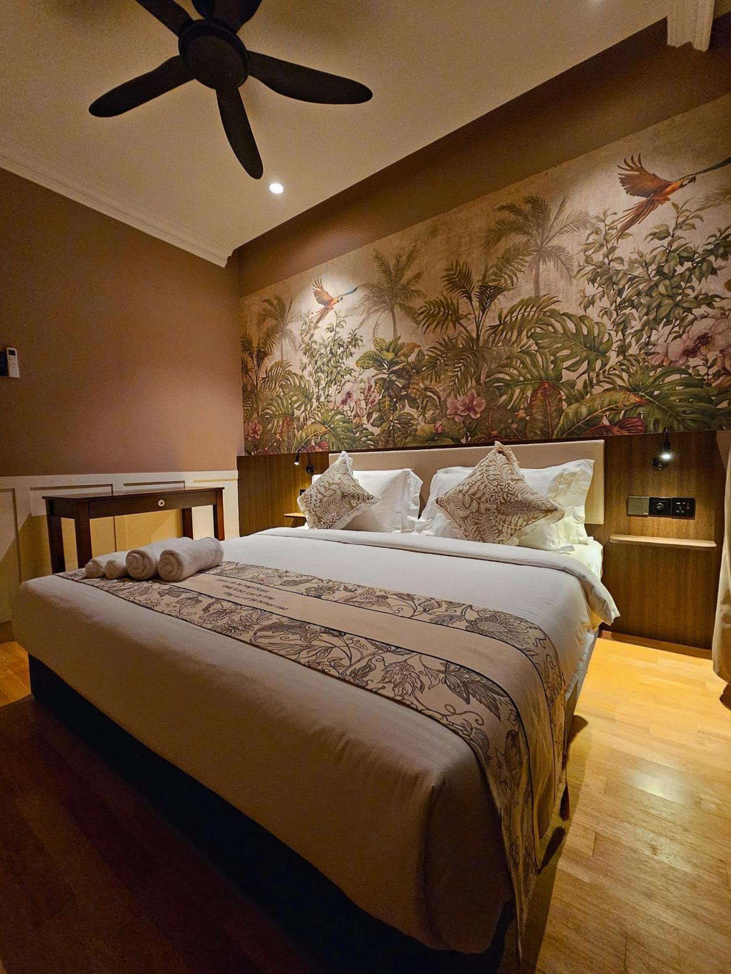 The Palm Suite At Lava Mansion George Town Exterior photo