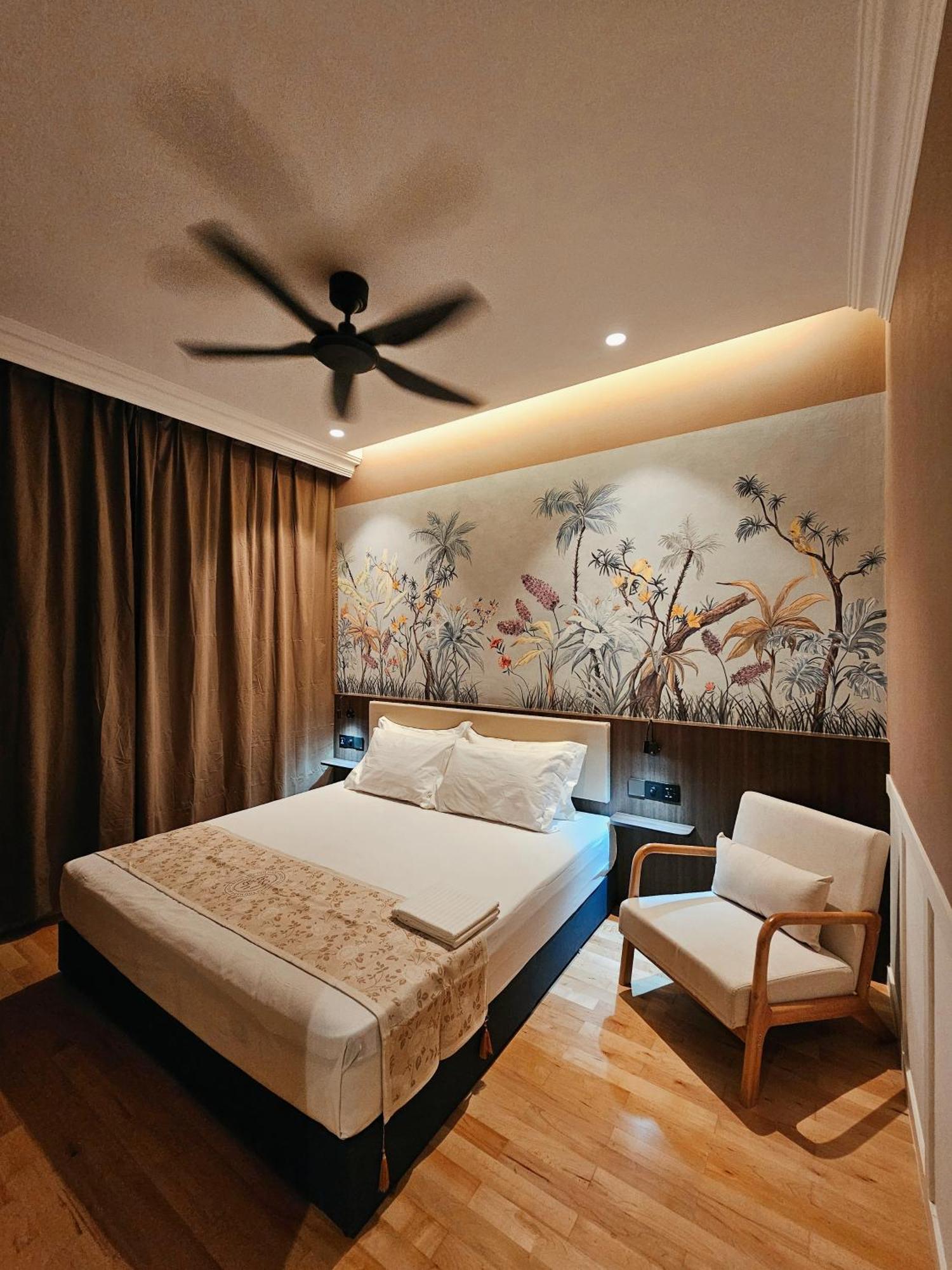 The Palm Suite At Lava Mansion George Town Exterior photo